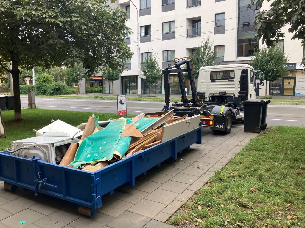 Pronájem kontejnerů Olomouc – dovoz materiálu a odvoz odpadu